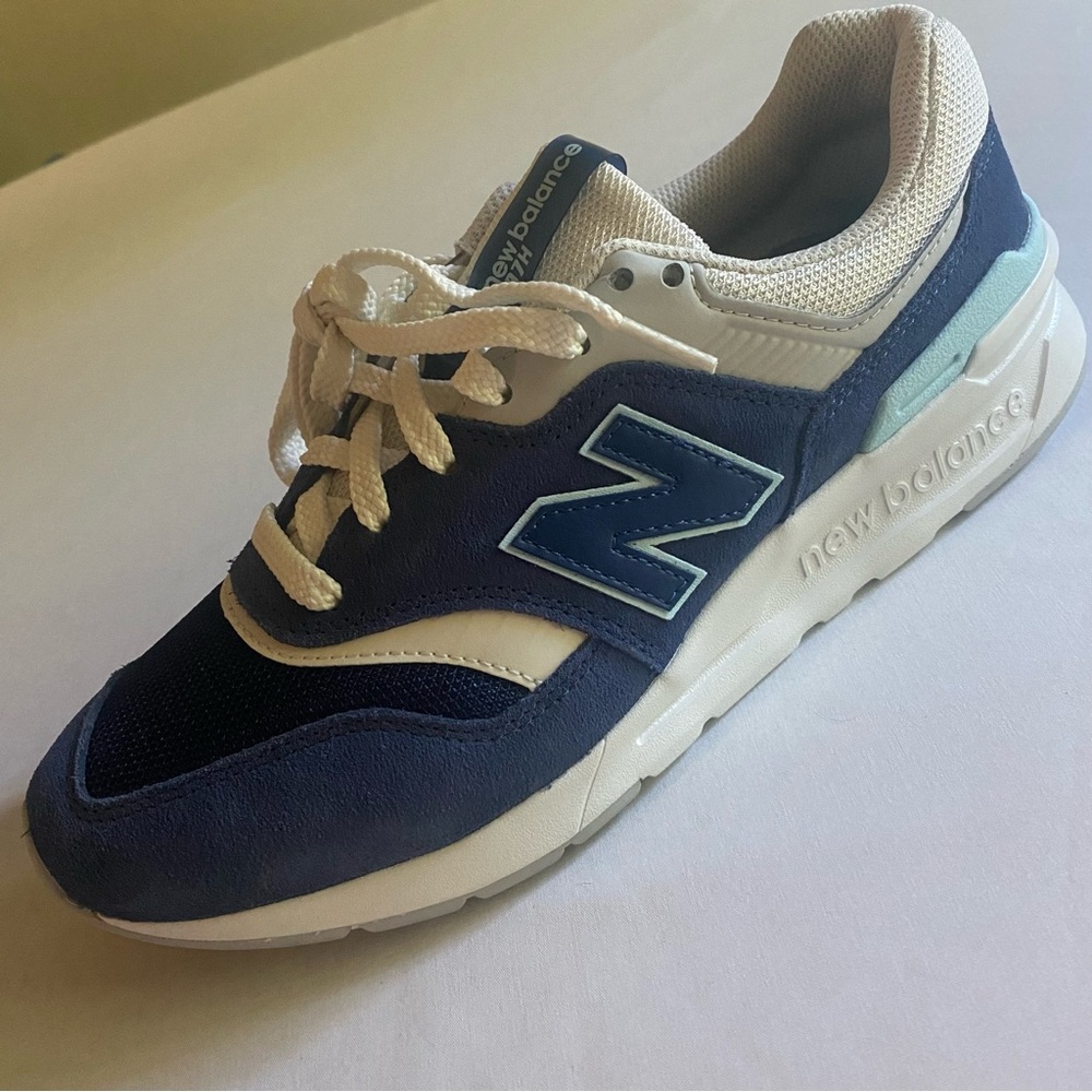 New Balance 997H Shoes Womens 9 Bleach Blue White Moon Shadow CW997HSW